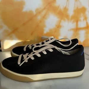 Rothy’s The Lace Up Sneaker in Black - worn once - 7.5